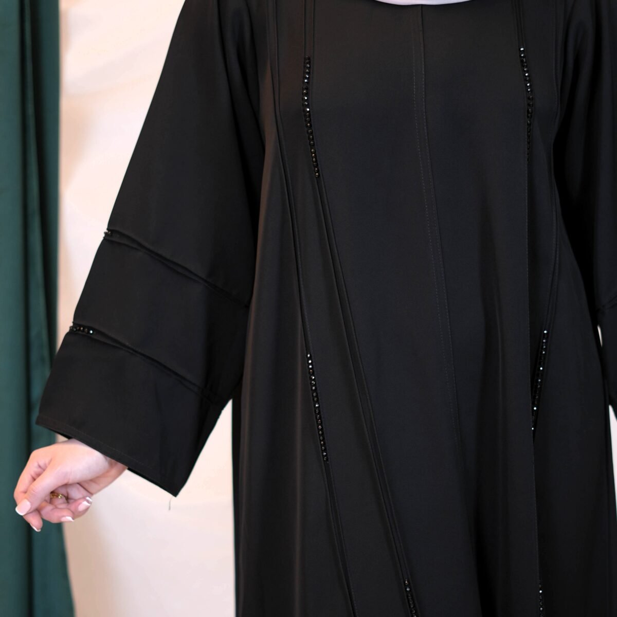 Midnight Elegance Abaya - Image 3